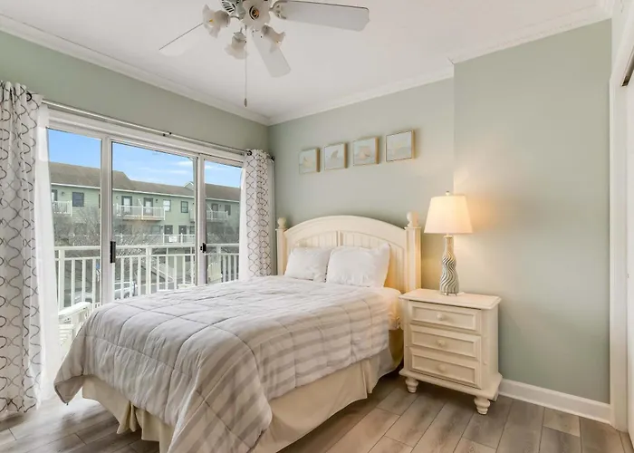 Bahia Vista Unit 201 *